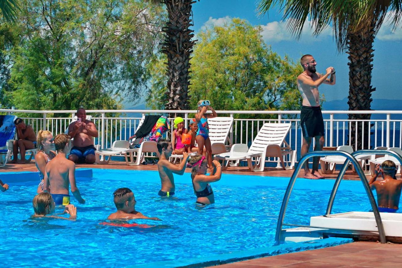 Hotel Sissy Kaména Vúrla Kültér fotó