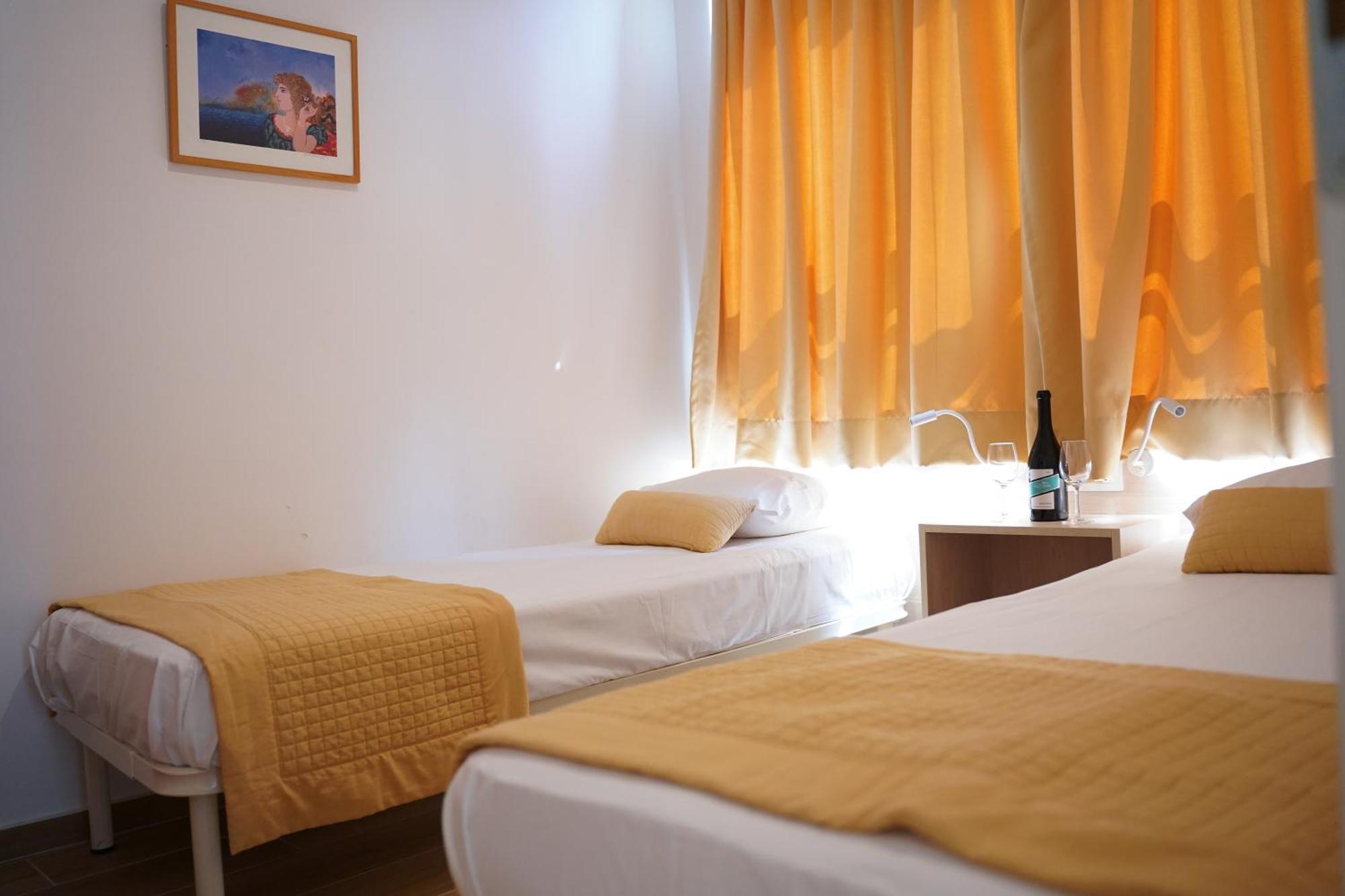 Hotel Sissy Kaména Vúrla Kültér fotó